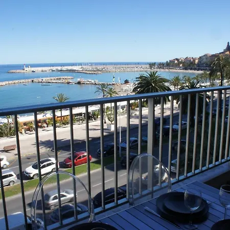 Le Marly Hotel *