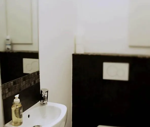 Le Marly Готель Мантон